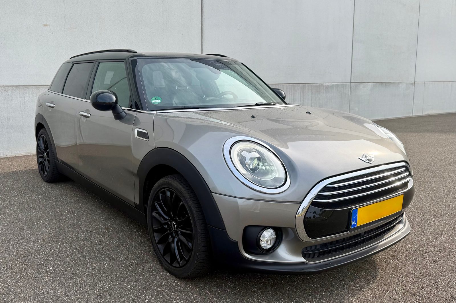 MINI Clubman 1.5 Cooper Chili Serious Business — verkocht
